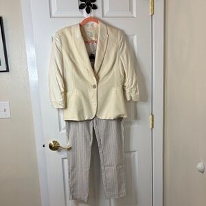 Jules & Leopold Checked Straight Leg Pants and Coordinating 2-tone Cream Jacket